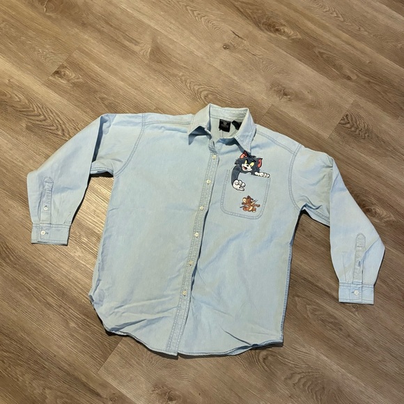 Warner Bros Studio Tom and Jerry Button Up - Picture 4 of 6